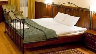 Отель Hotel Kresowianka Конин Двухместный номер с 2 отдельными кроватями-12